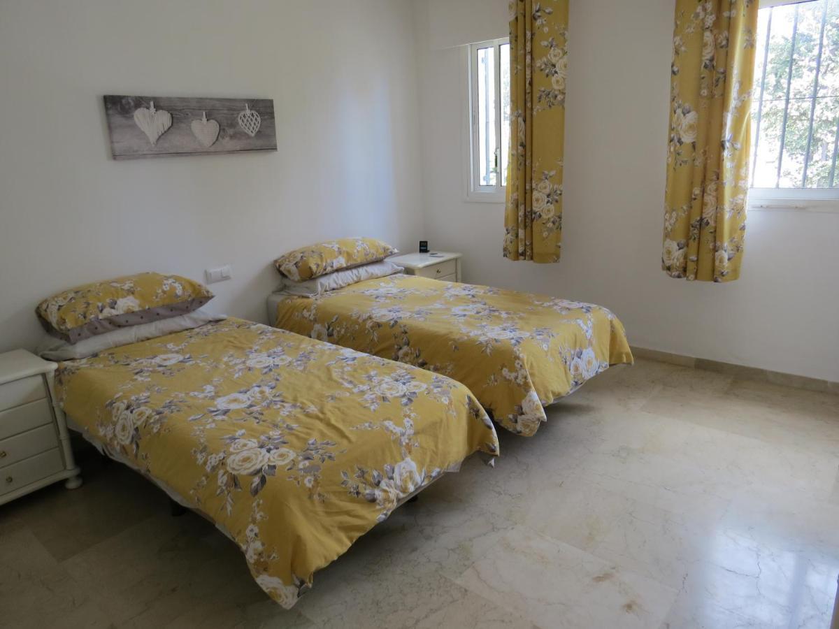 Benavista - 2 Bed Town House With Pool Hébergement de vacances *