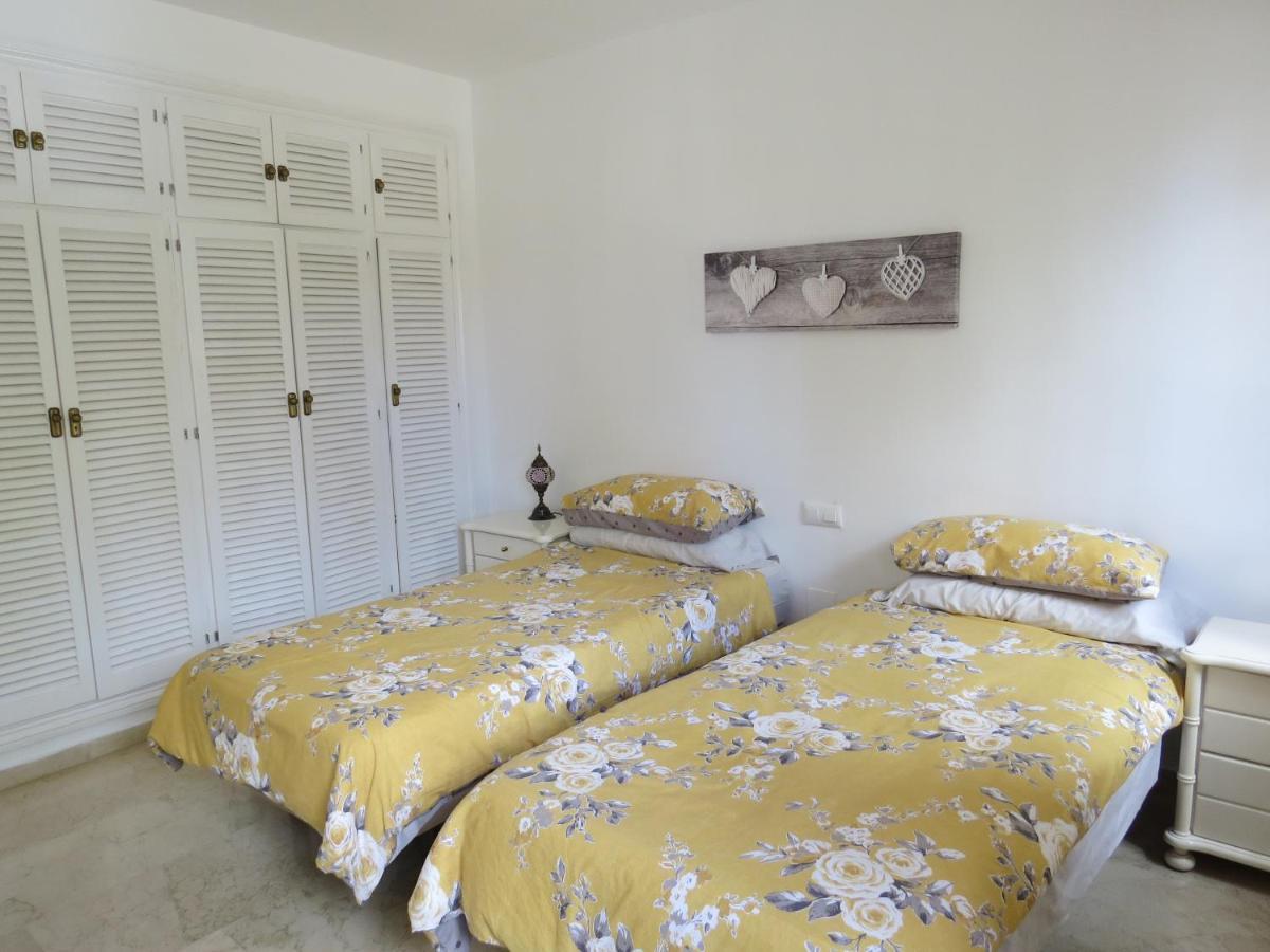 Hébergement de vacances Benavista - 2 Bed Town House With Pool *