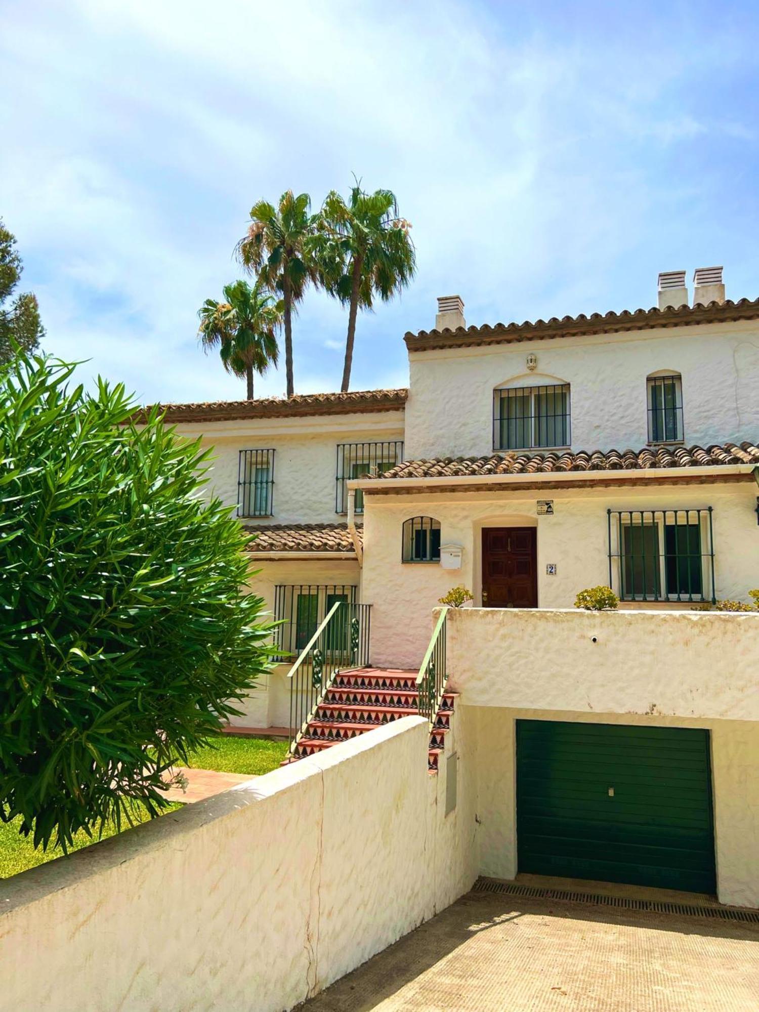 Hébergement de vacances Benavista - 2 Bed Town House With Pool *